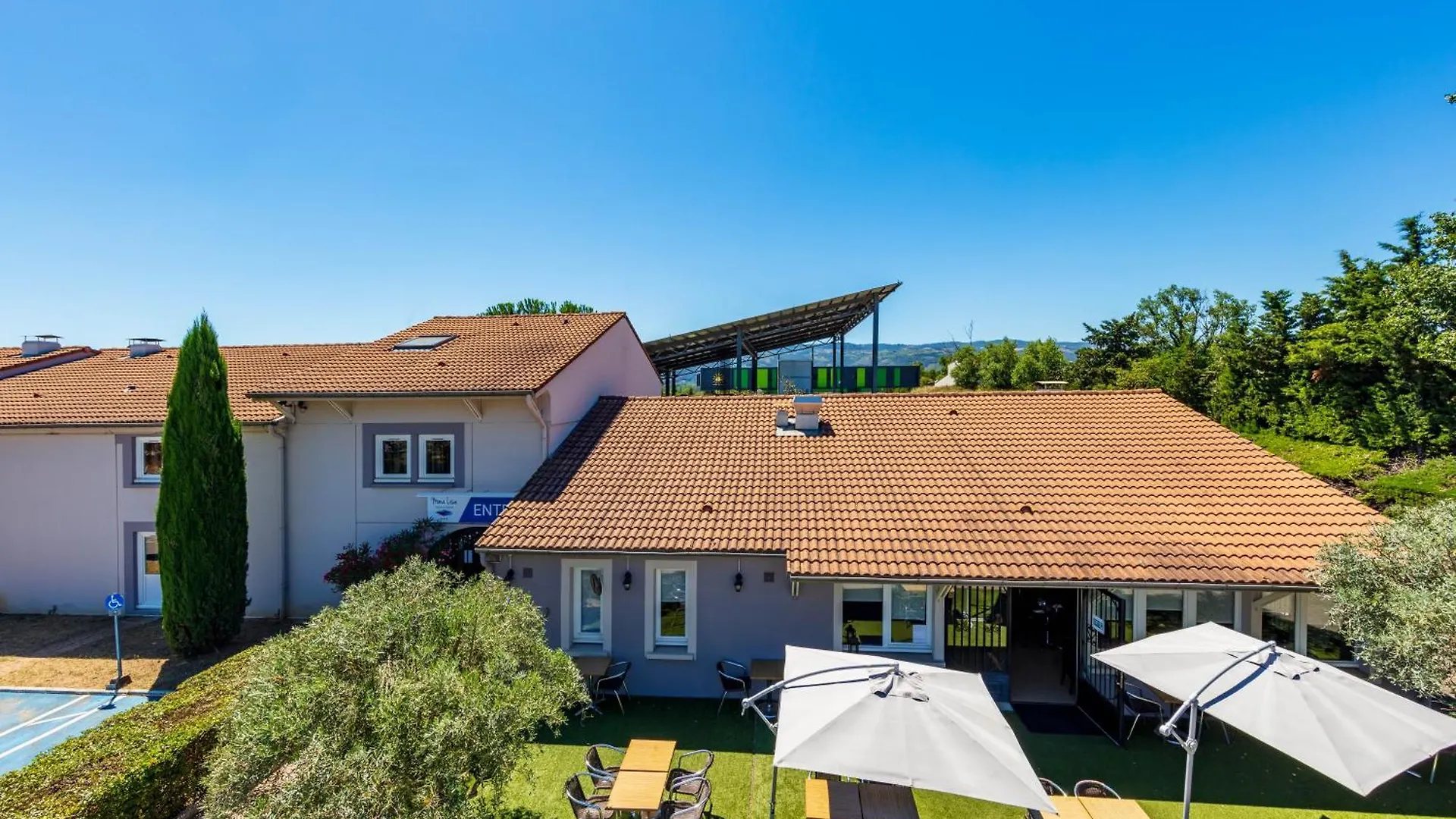 15 Hôtels Familiaux dans le Sud de la France pour Voyager Sereinement