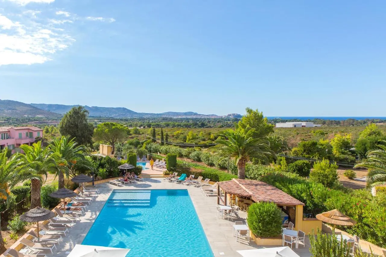 4 Hôtels Familiaux à Calvi pour un Séjour Réussi