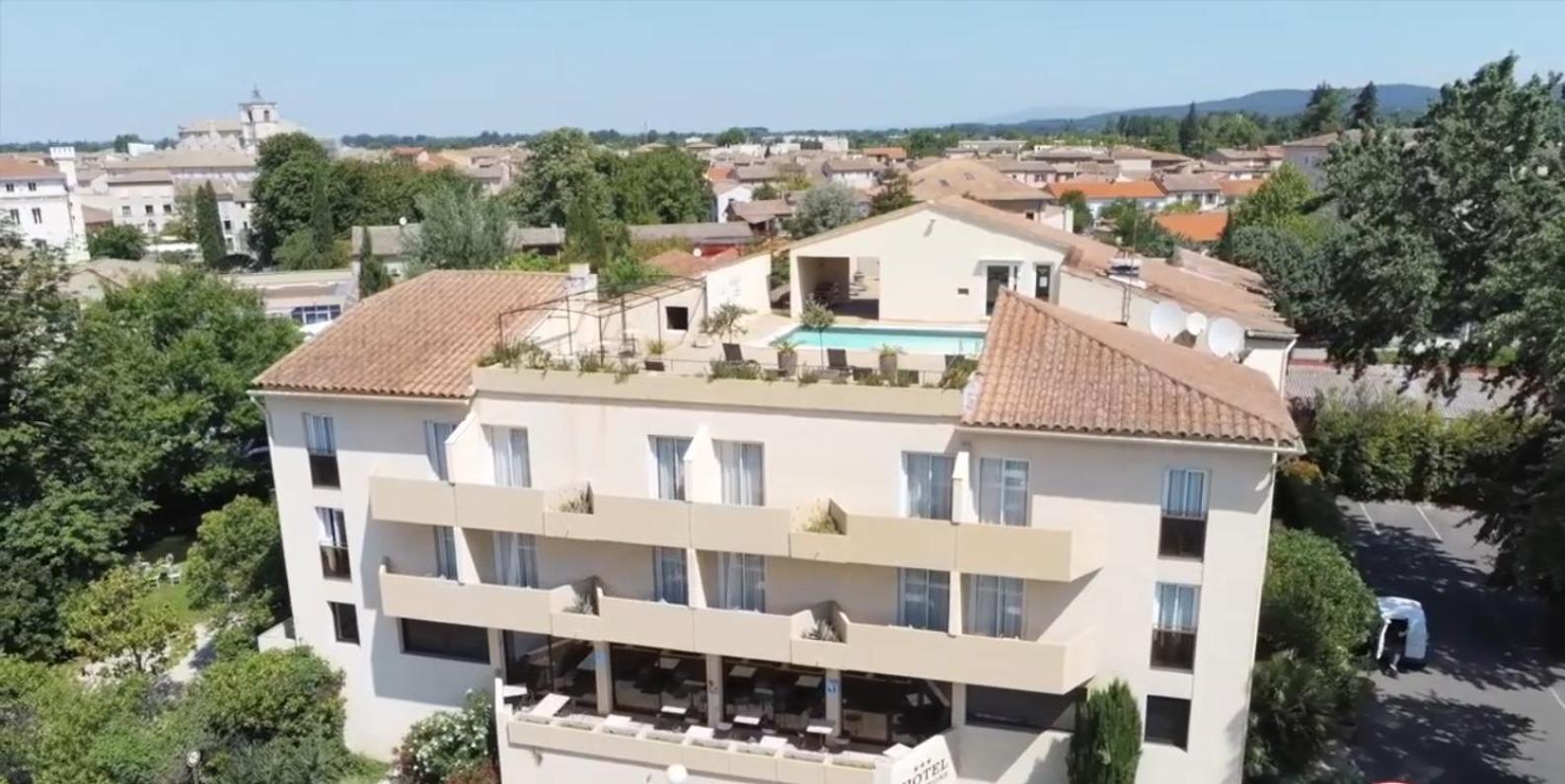 Où Dormir près des Grottes de Thouzon : 5 Hôtels Centraux